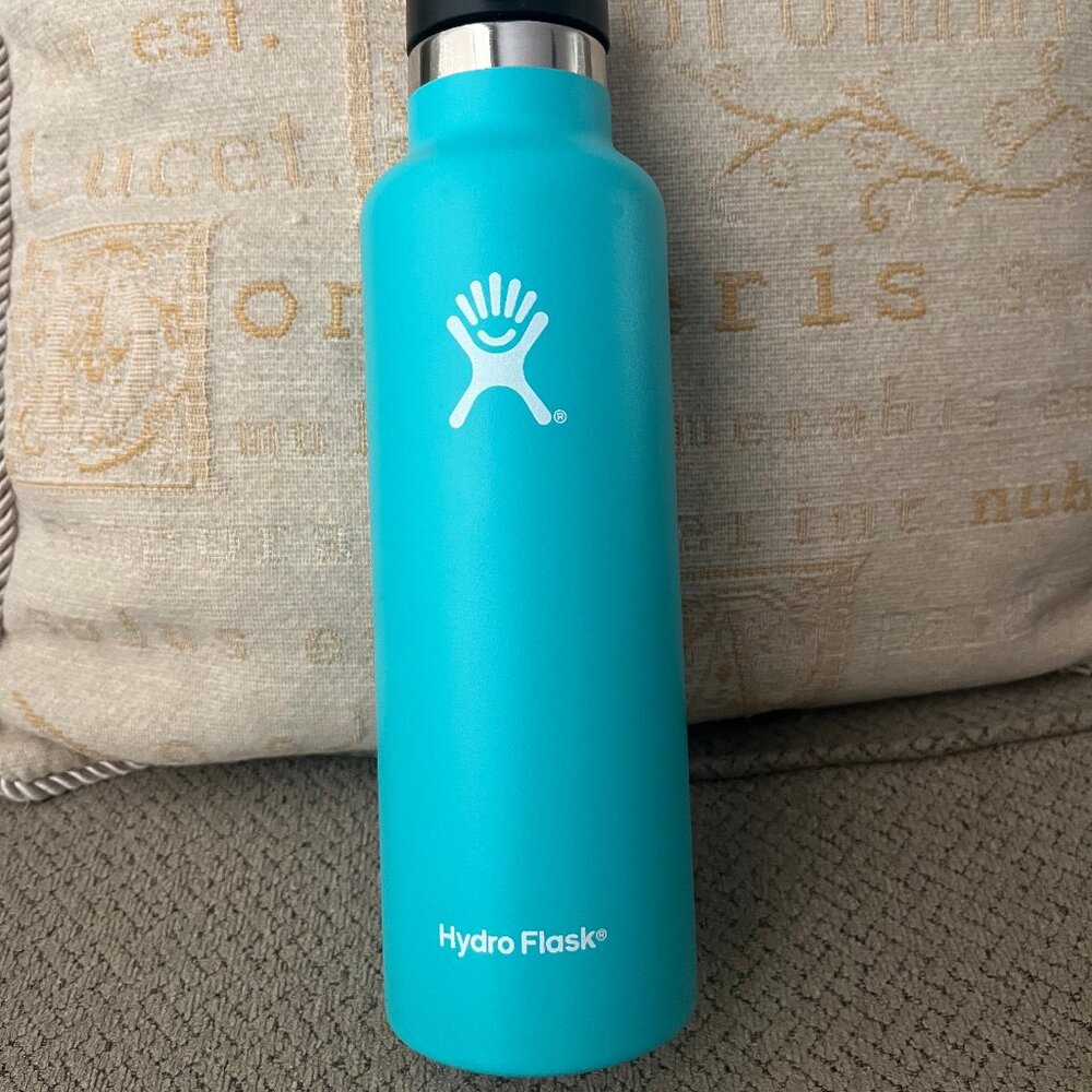 Hydro Flask 21 oz Standard Mouth Water Bottle | Mint | Like New